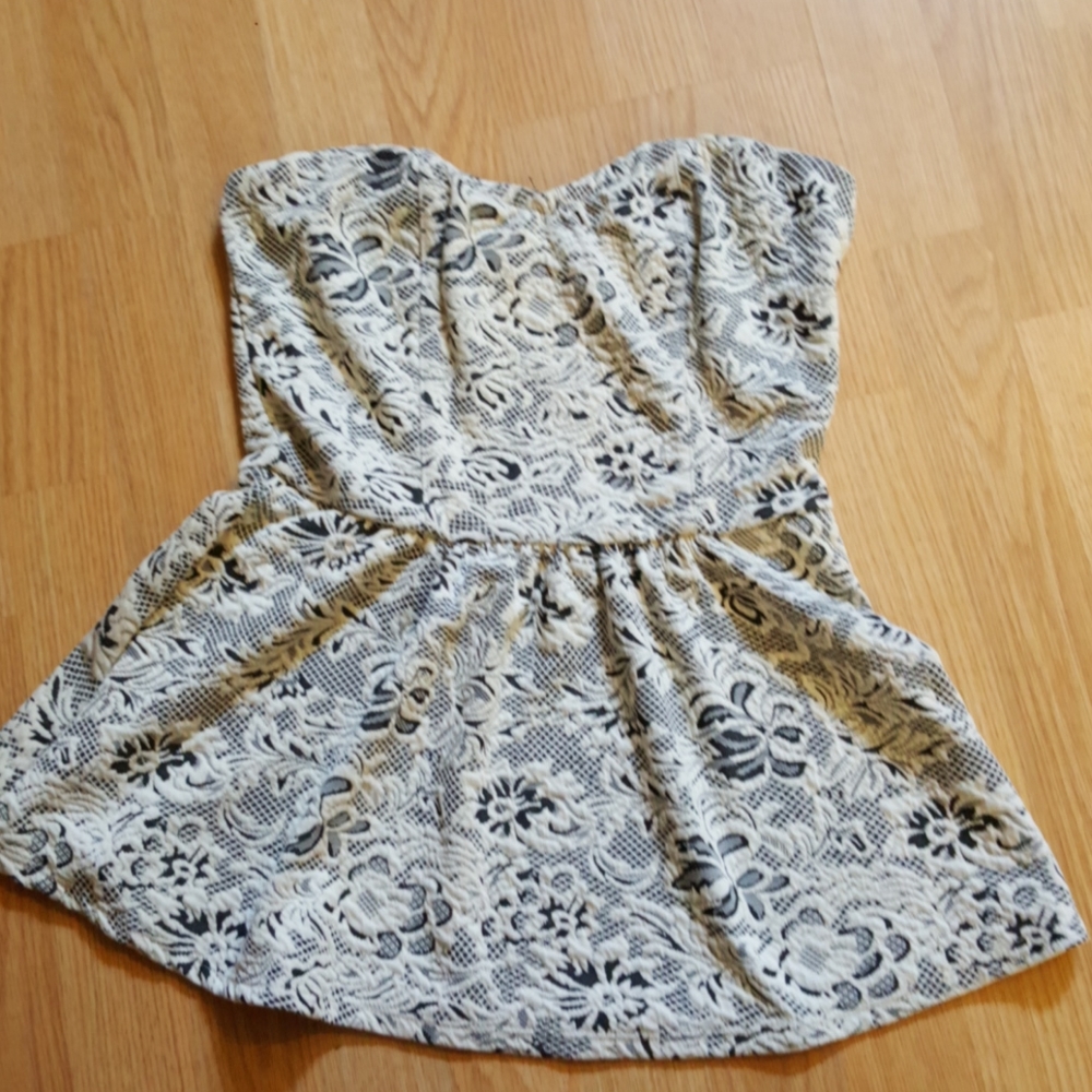 Strapless top